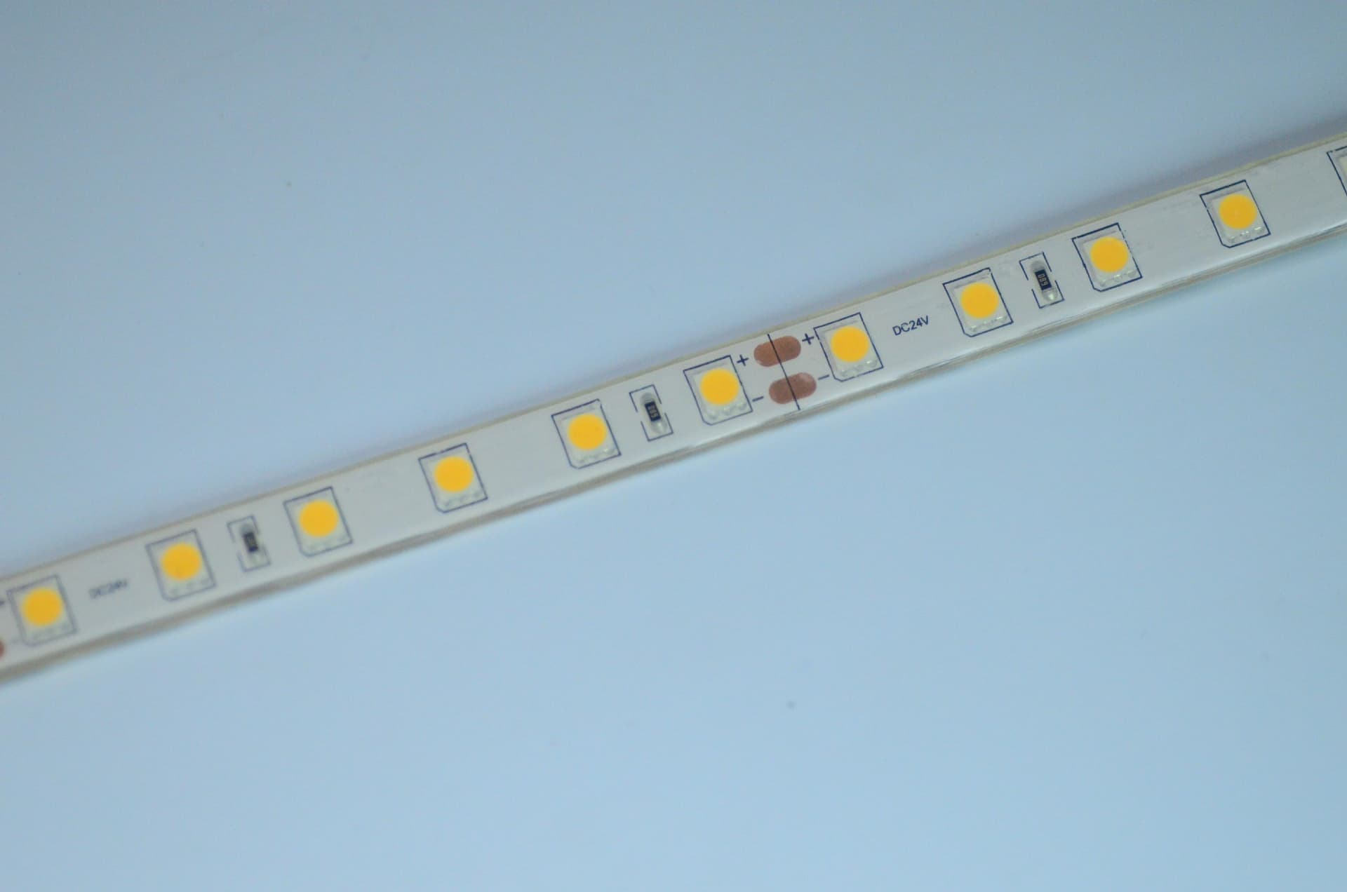 IP65 Waterproof LED Strip Light, 5000K, 24V, 14.4W/m, 60 LEDs/m, 20m Roll