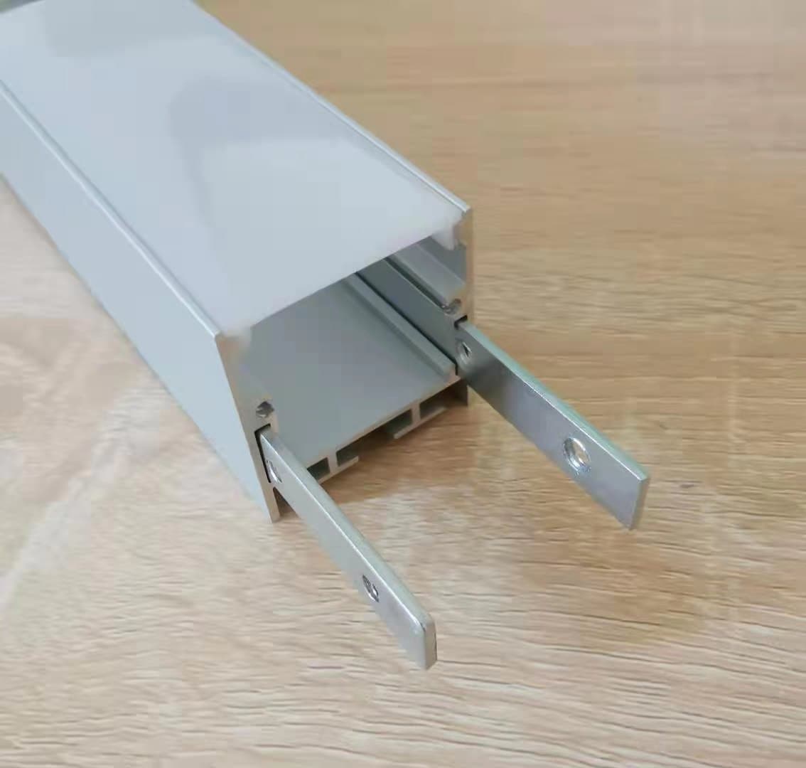 180-Degree Connector for 5-L Hanging Aluminum Channel, Aluminum, 10 x 1.6 x 100 mm, Screw-Mounted