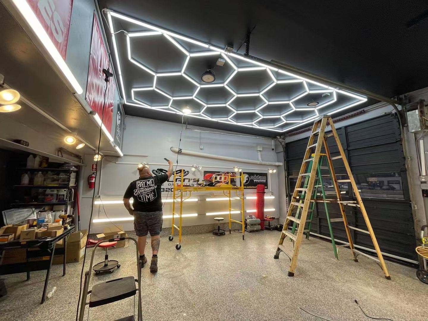 Linear Workshop Light, 16ftx8ft, outer frame + 15 hexagons, 552W, 120lm/w, 6000K, CRI>90, aluminum+pc cover, 100-240VAC, includes connectors + 14 3-end wires