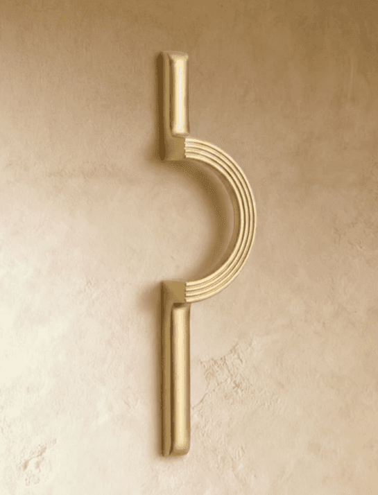 Sculptural cabinet pull crafted from solid zinc alloy, 19 cm long, hole to hole L 3.8 in 9.6 cm, Gold