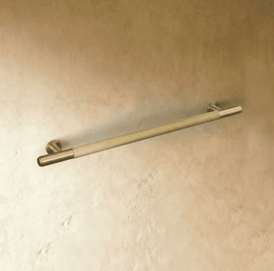 Cepo Knob & Pull Bar Color: Satin Brass, Dimensions: hole spacing 10", Finish: Polished, Weight: 154g, Grip style: Knurled, 1 yr Wrrty