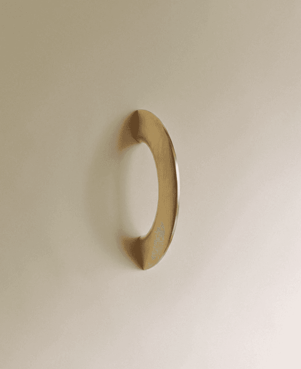 Enzo Cabinet Pull Color: Unlacquered Brass, Dimensions: overall 6.91", hole spacing 6", projection 1.39", 1 yr Wrrty